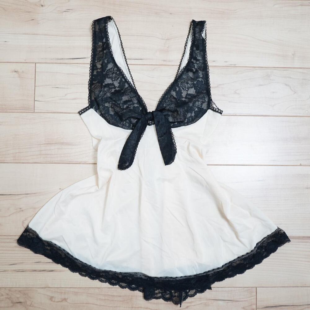 Lady Cameo Lace Babydoll Slip Dress M